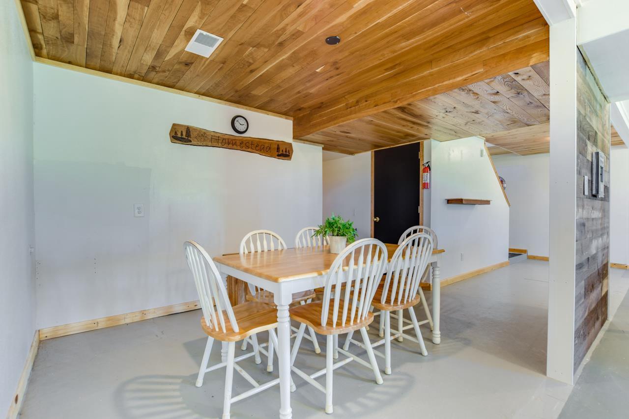 8724 South Ridge Road