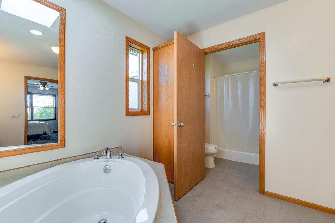 8724 South Ridge Road