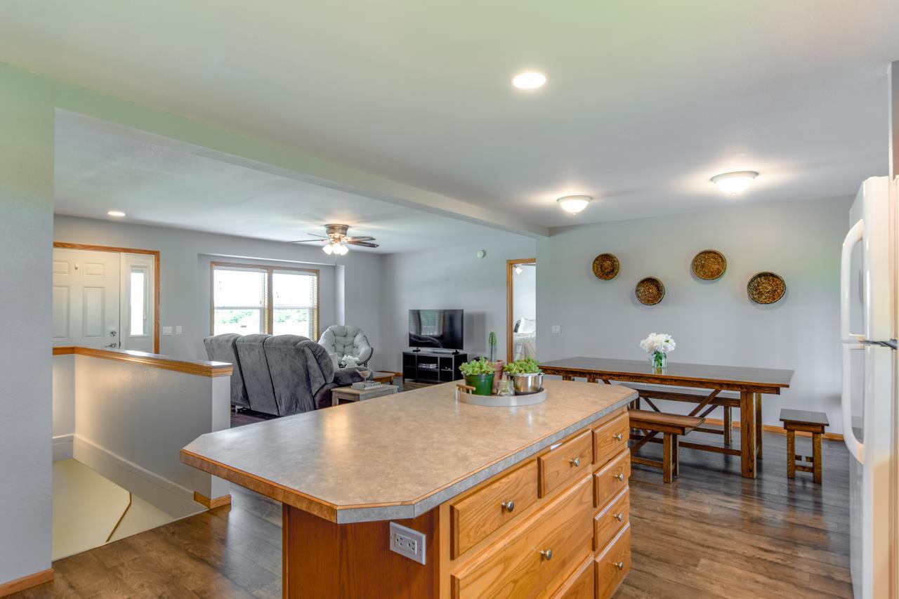 8724 South Ridge Road