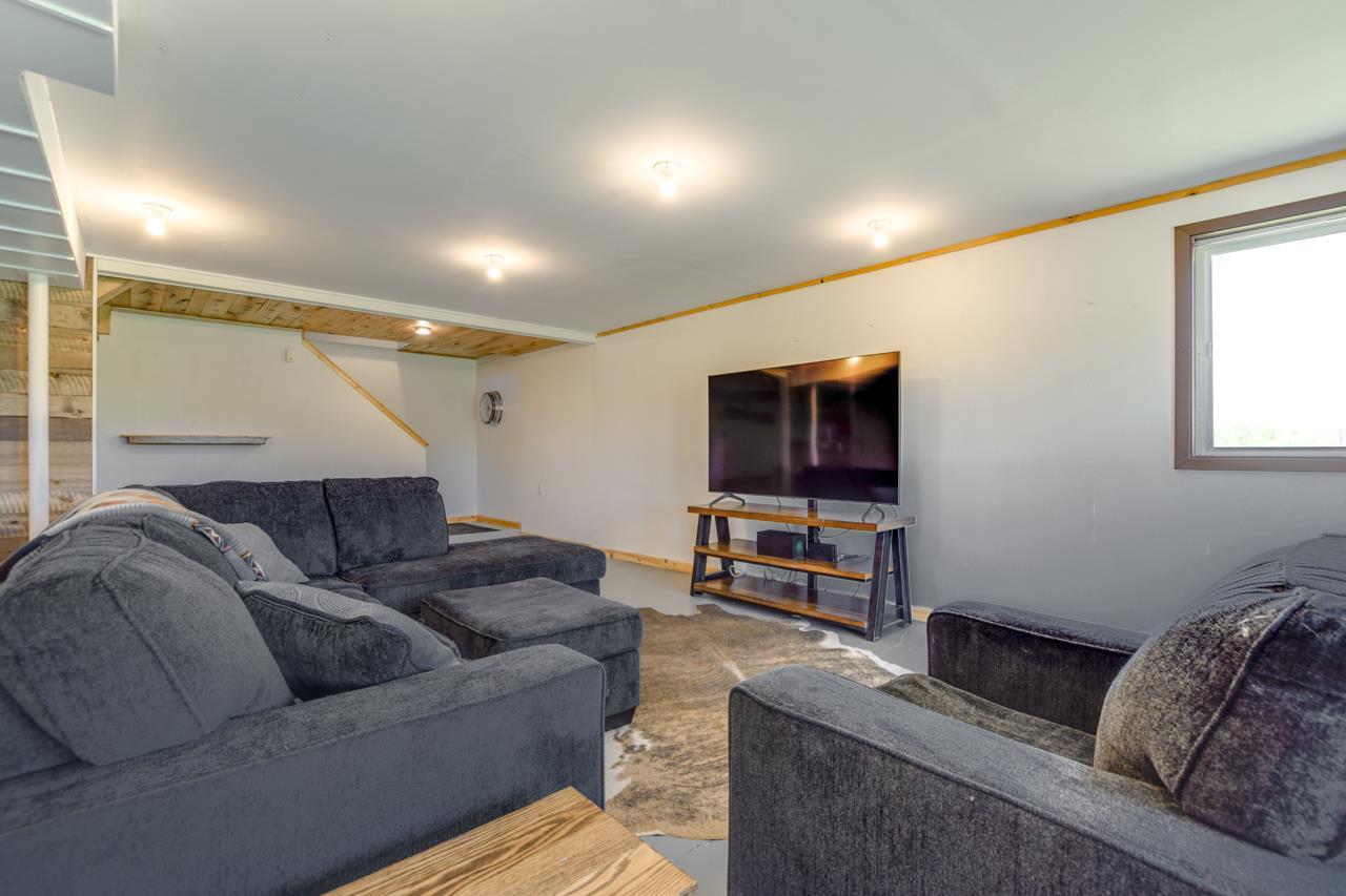 8724 South Ridge Road