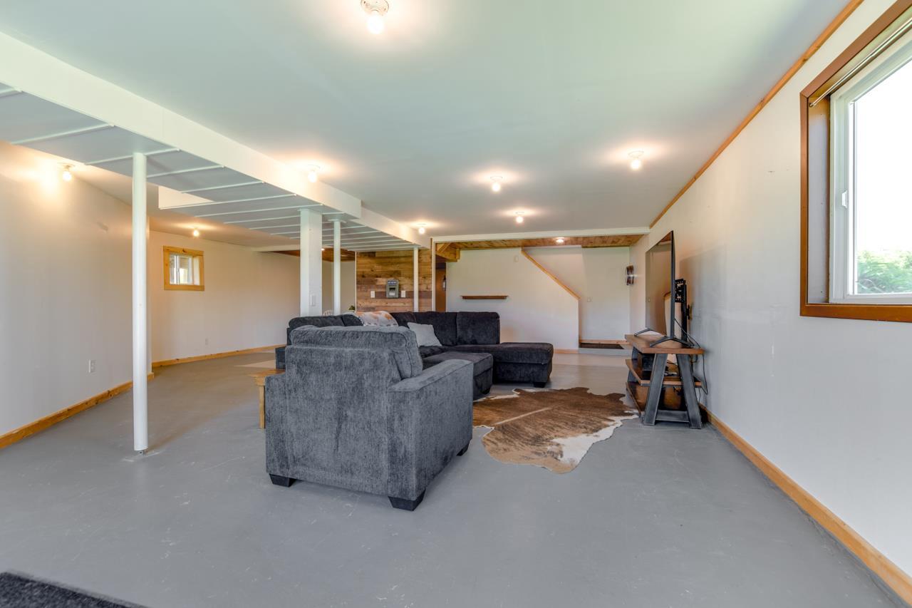 8724 South Ridge Road