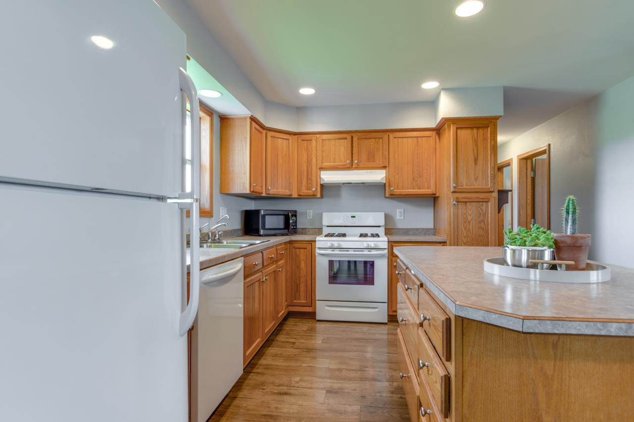 8724 South Ridge Road