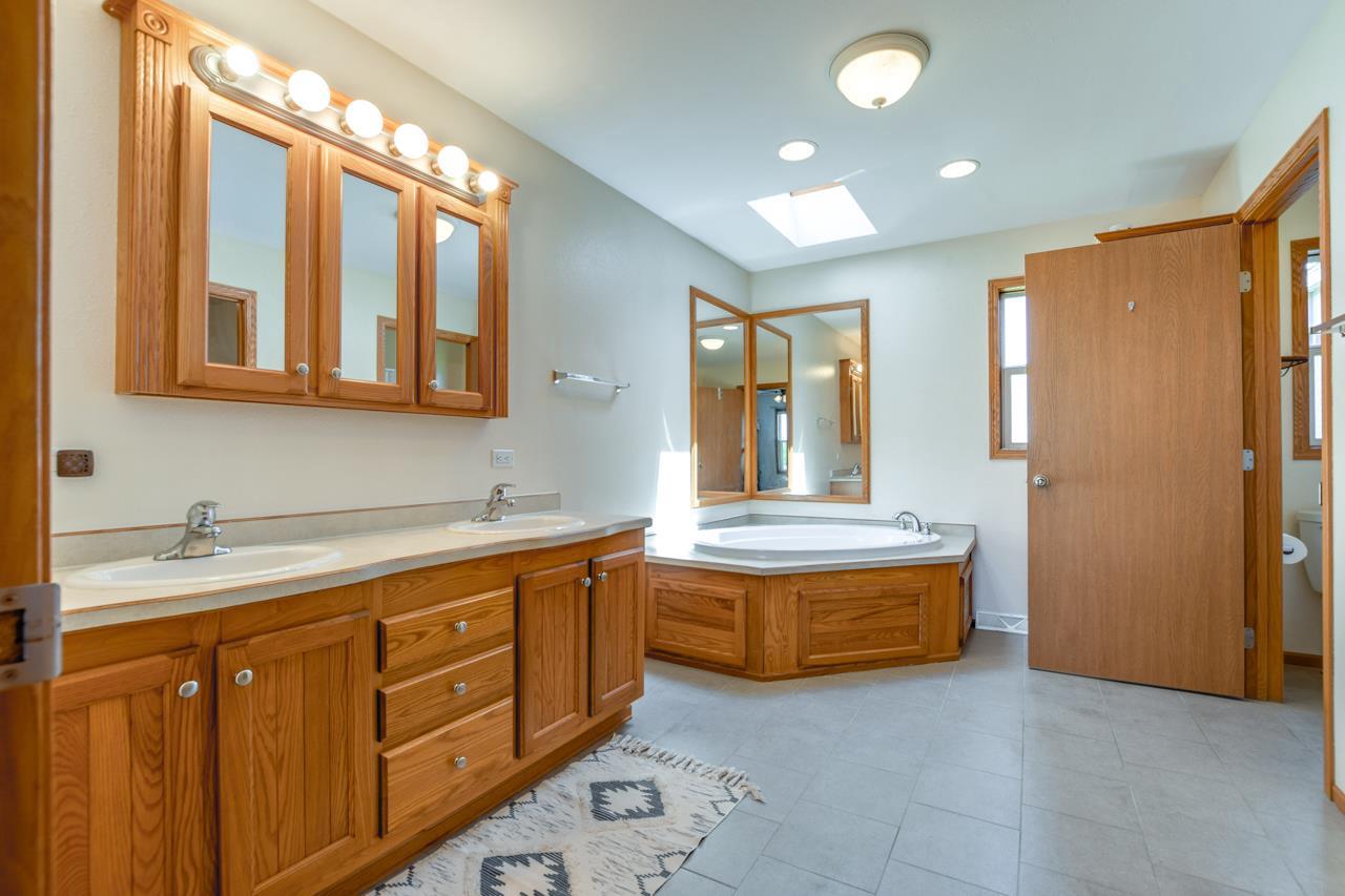 8724 South Ridge Road