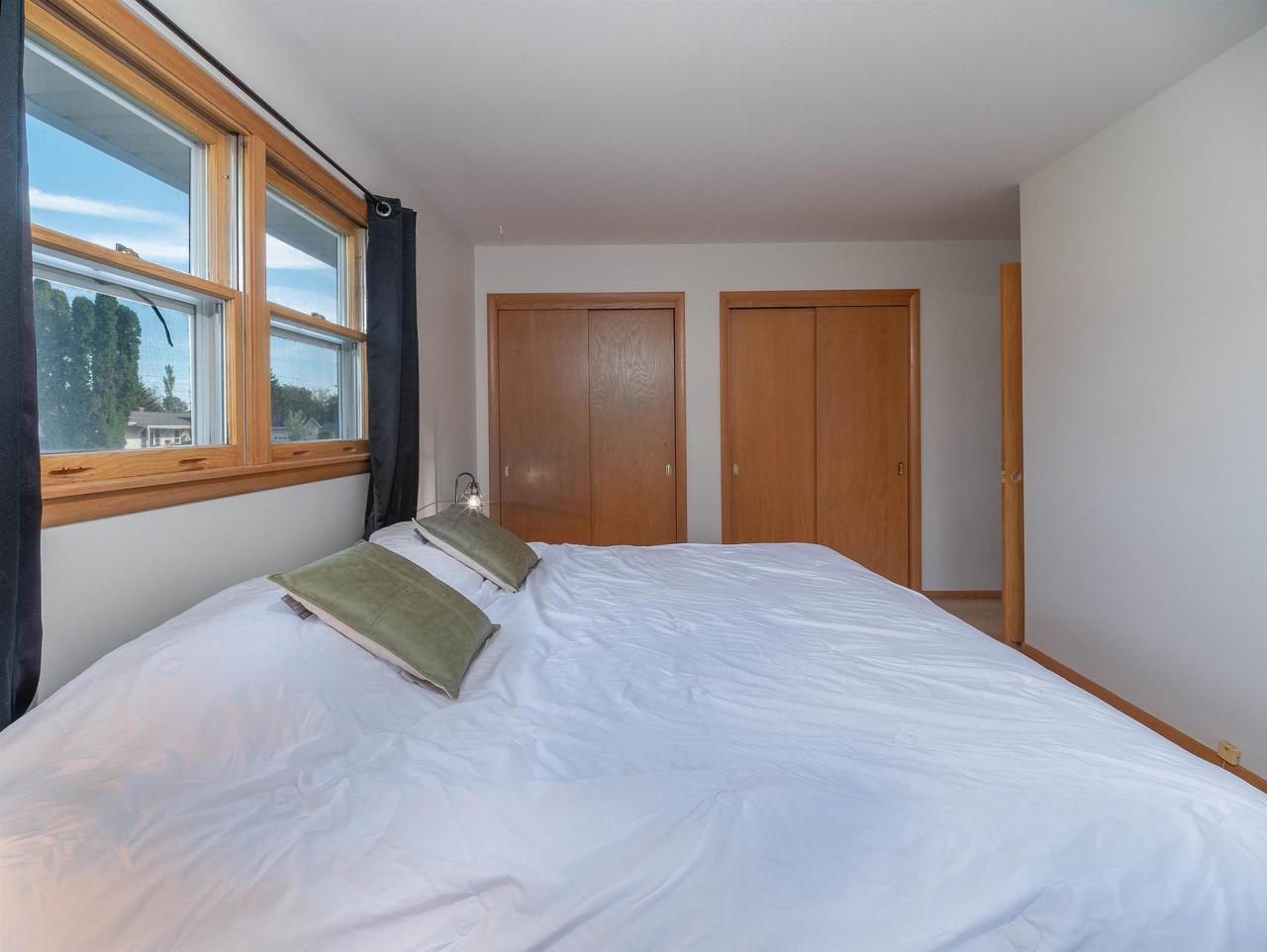 417 North Riverside Drive