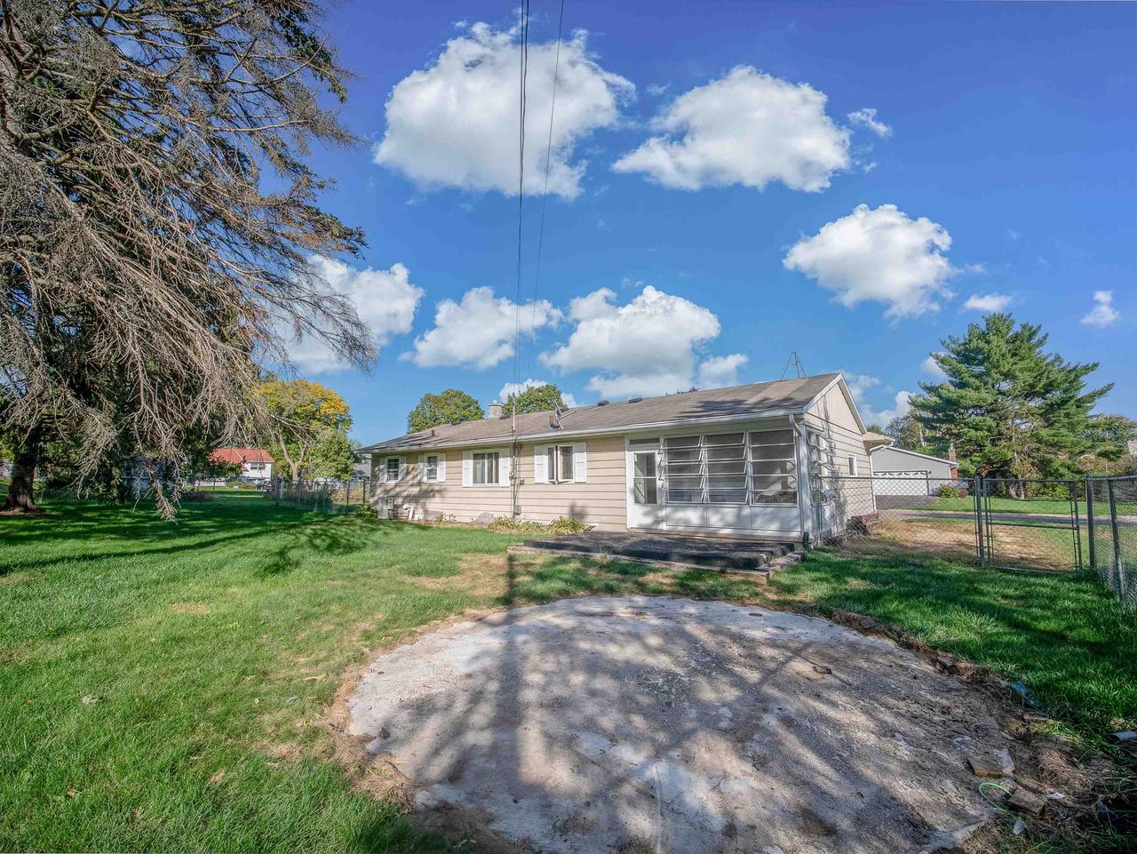 417 North Riverside Drive