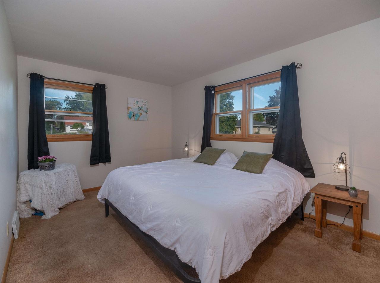 417 North Riverside Drive