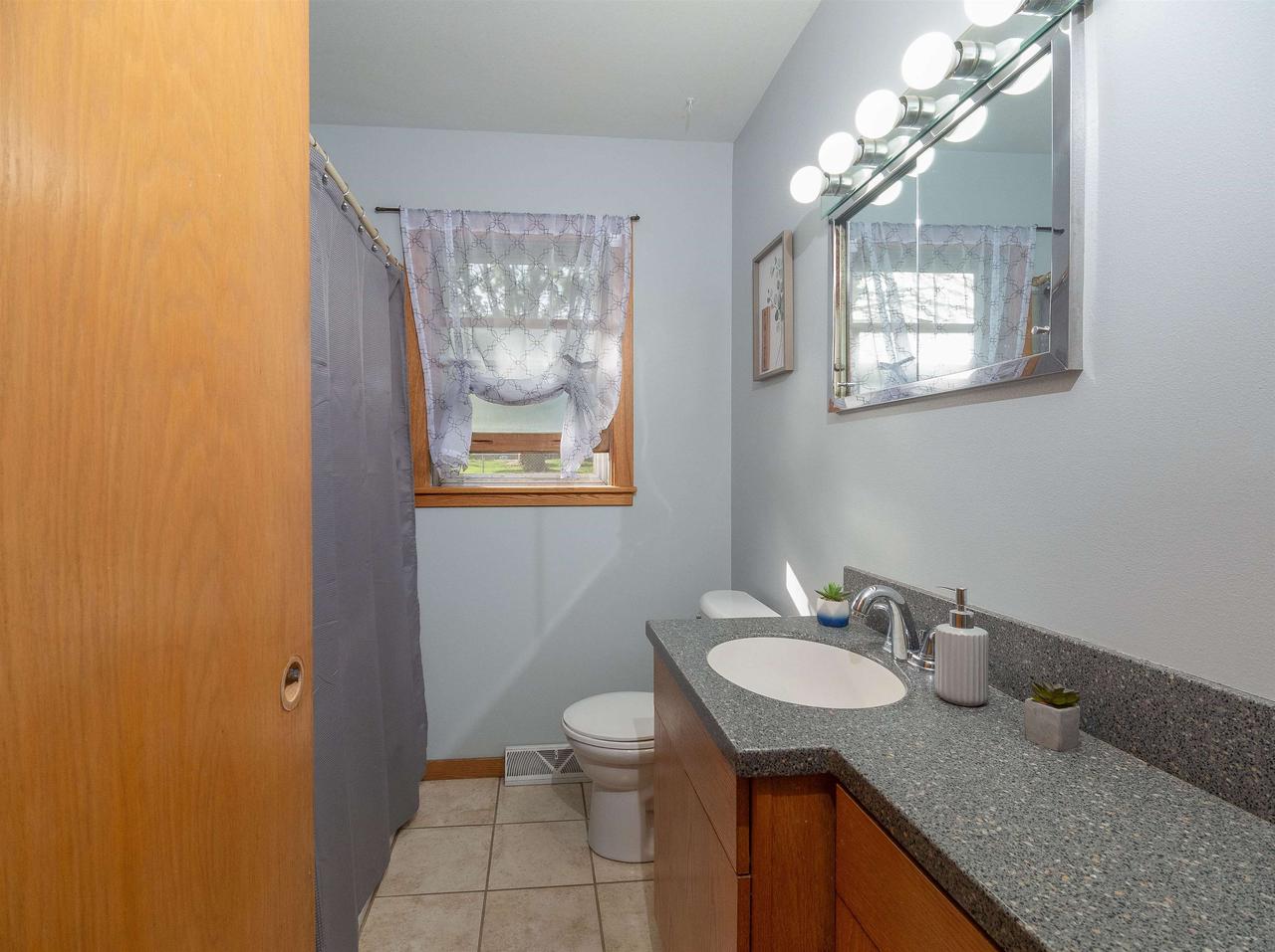 417 North Riverside Drive