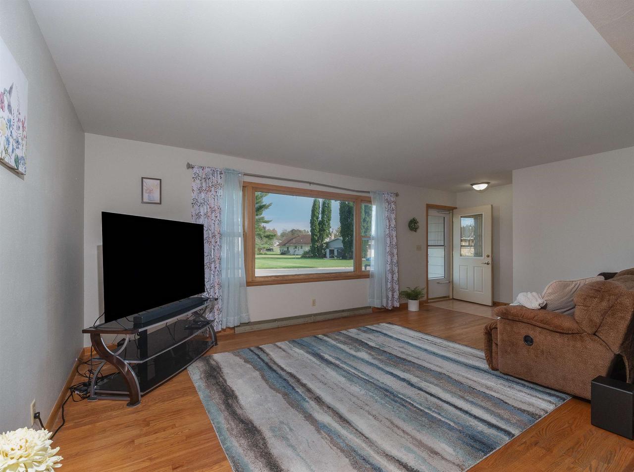 417 North Riverside Drive