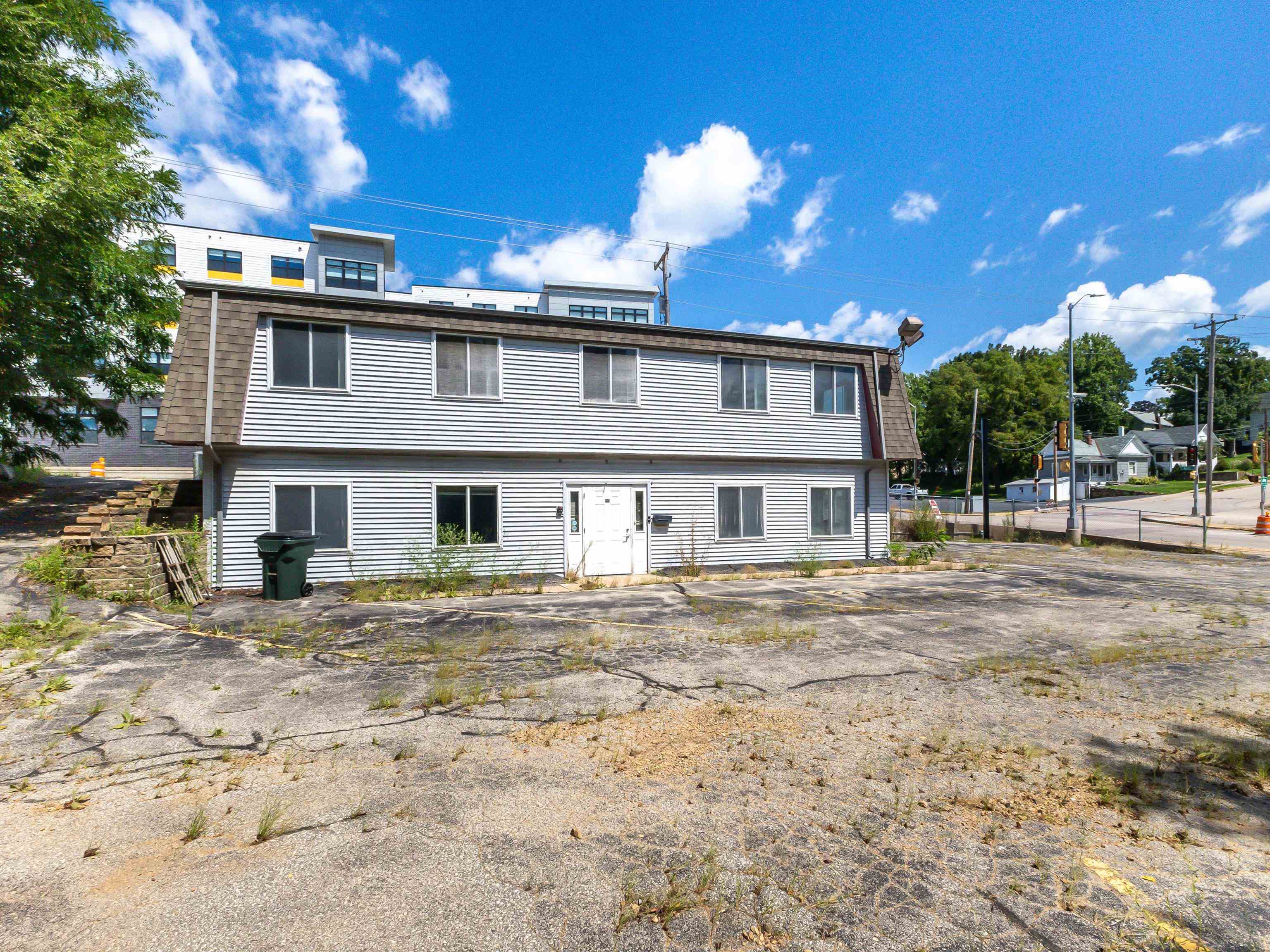 185 E Pine Street