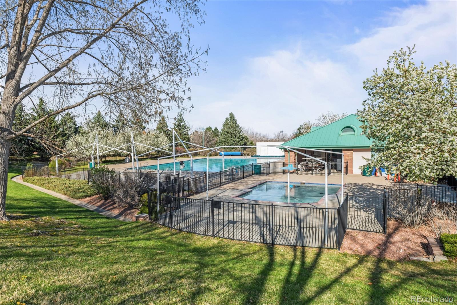 1544 E Weldona Way
