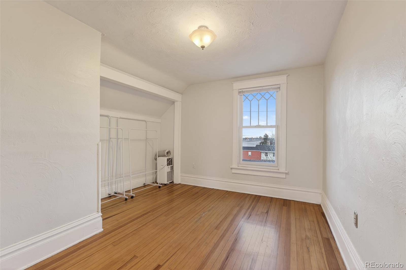 1401 Garrison Street