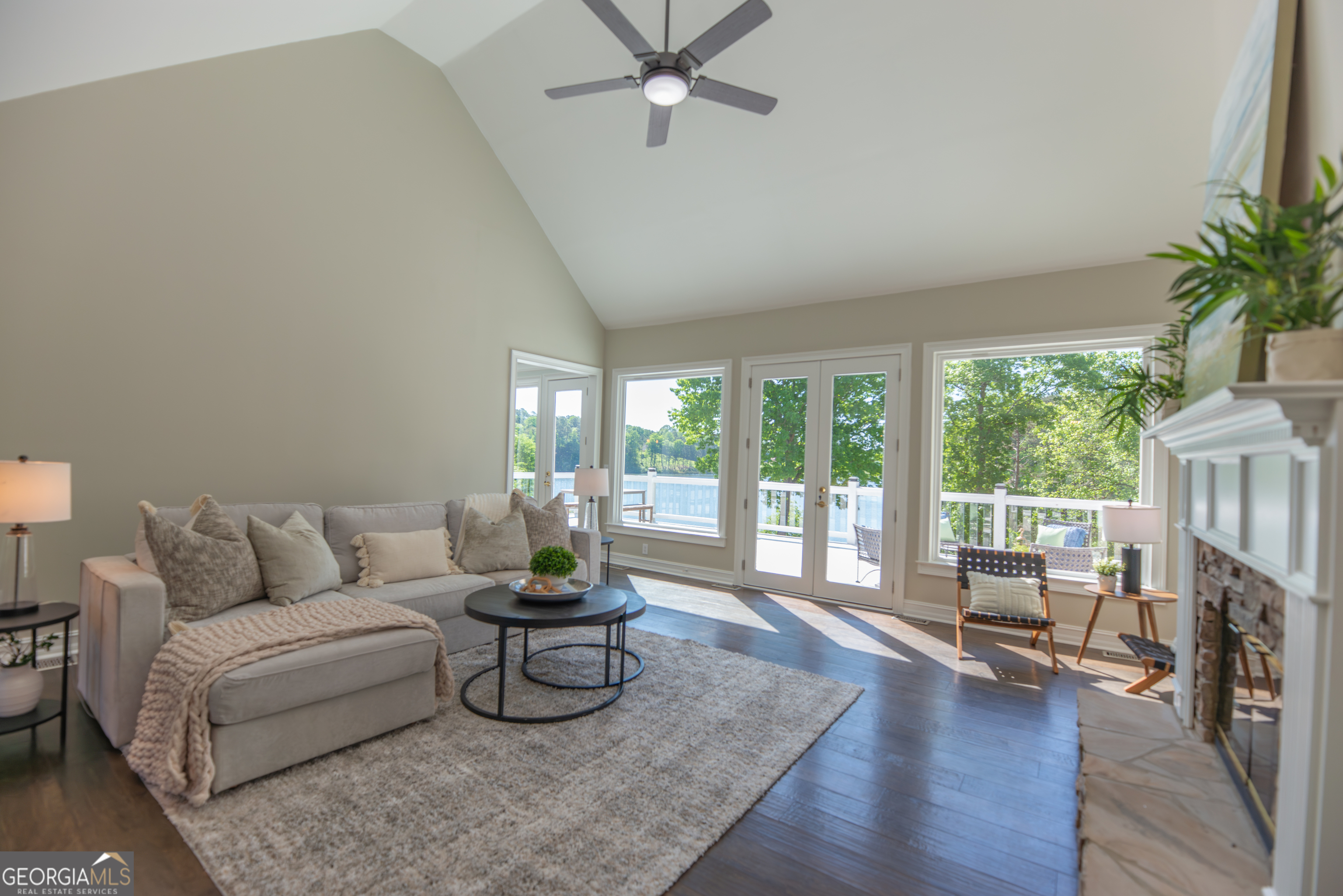 1033 Patina Point