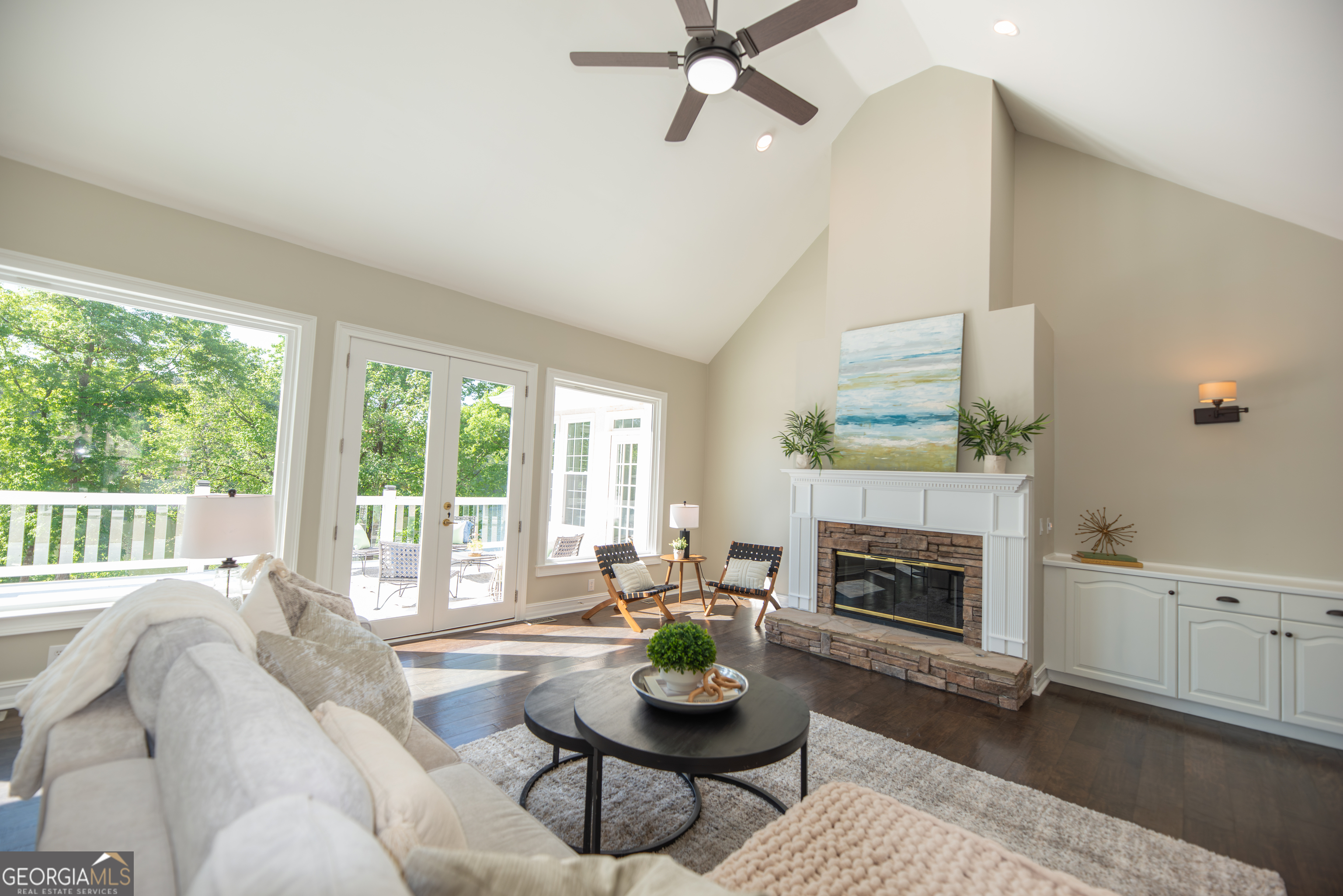 1033 Patina Point