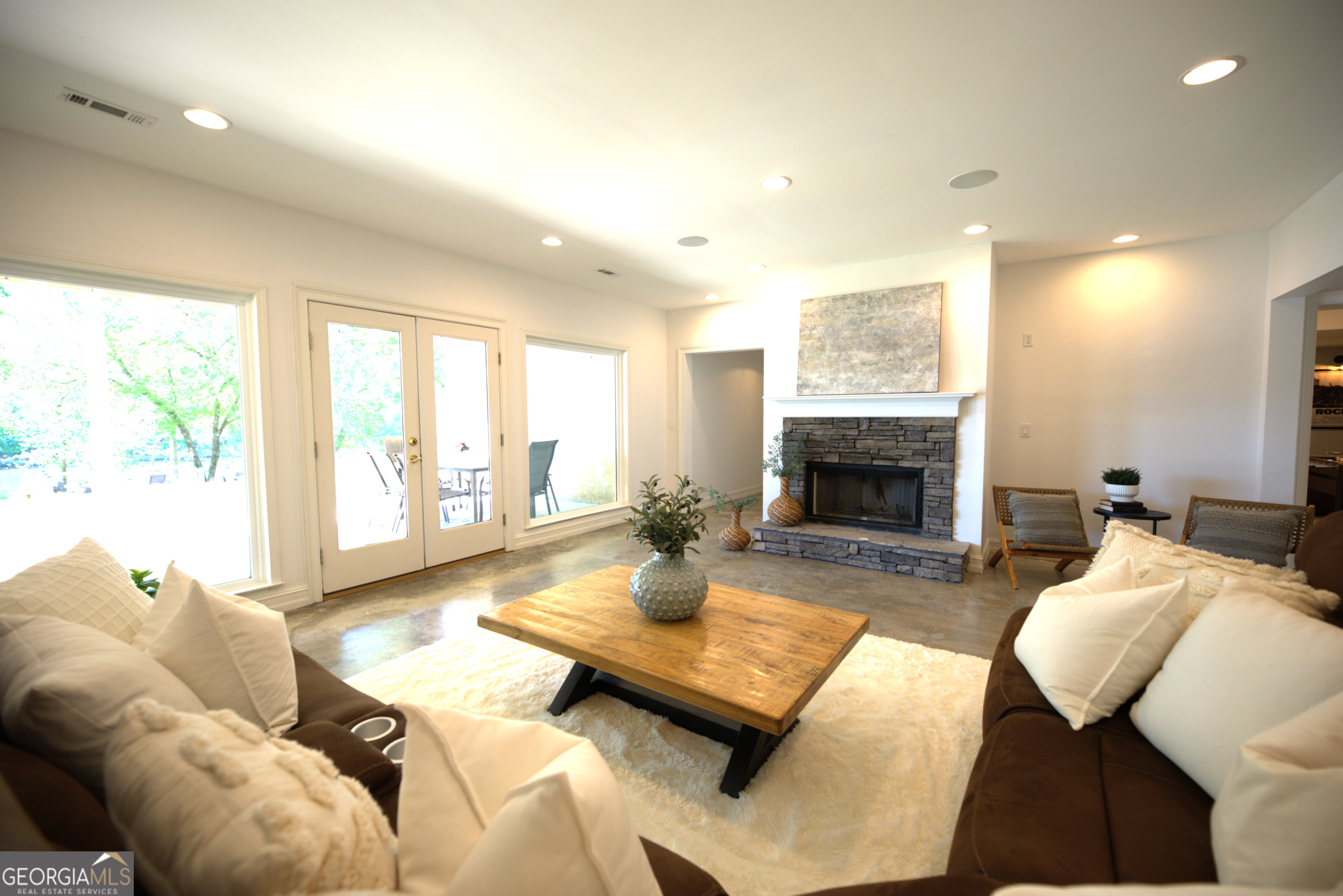 1033 Patina Point