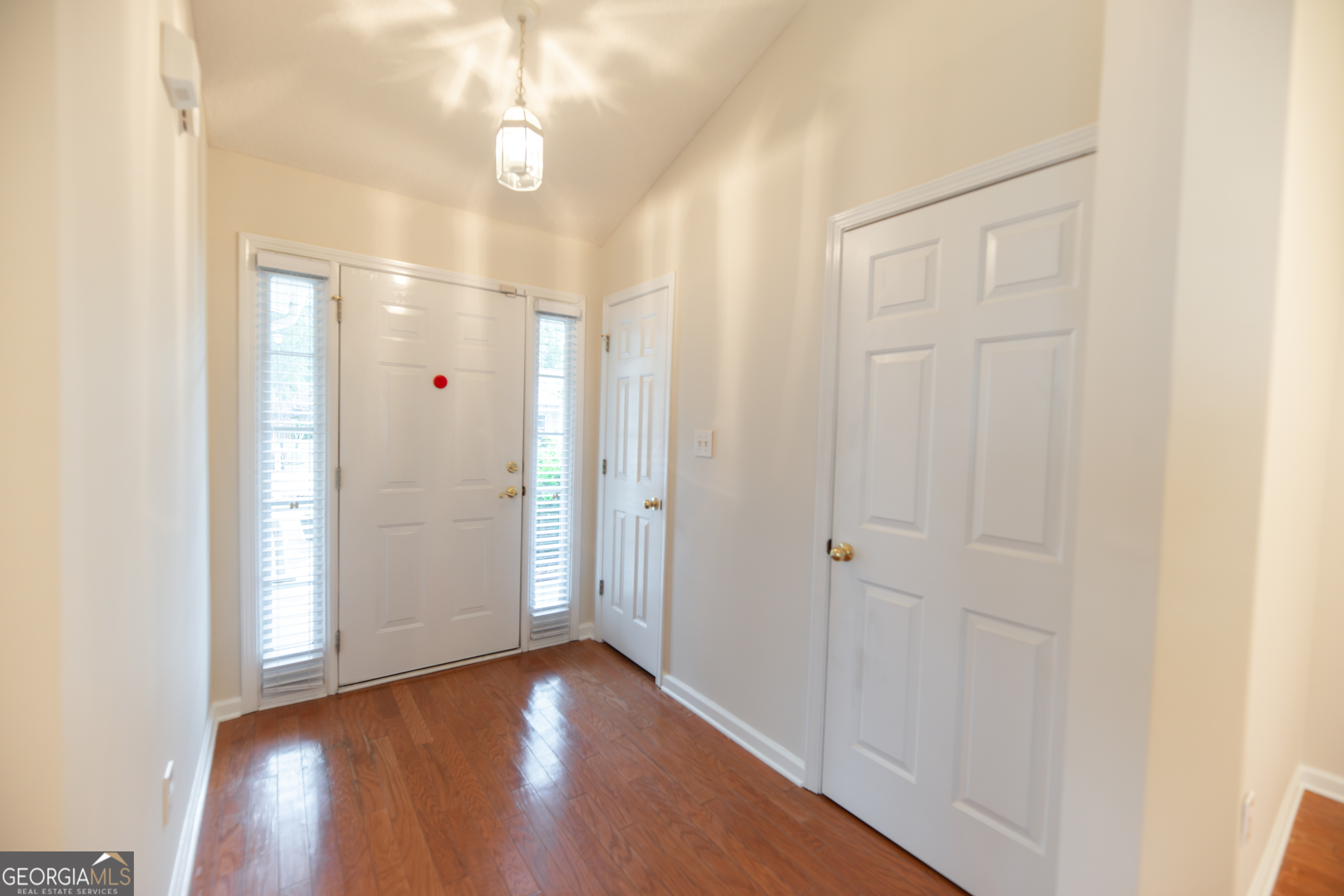 40 Courtyard Lane