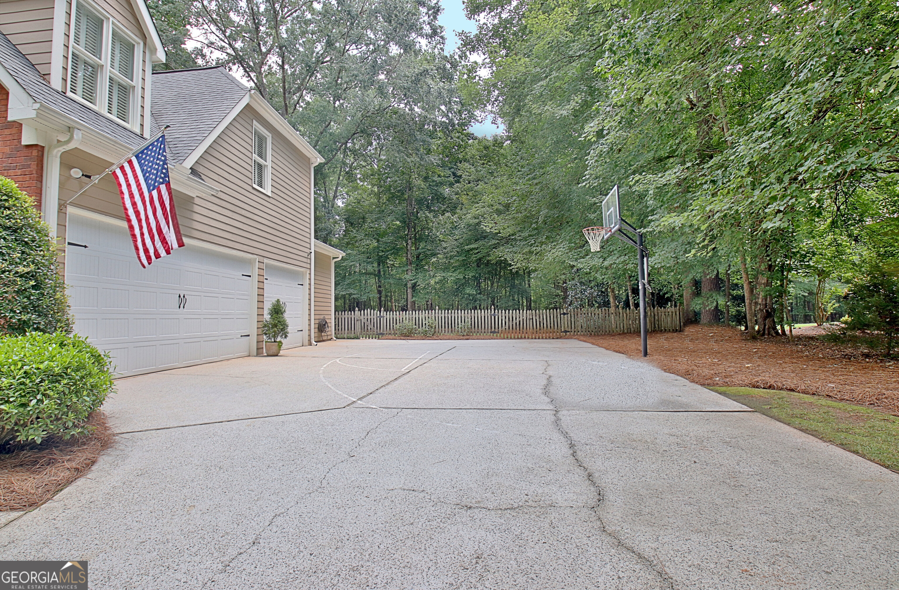 370 Stonehaven Drive