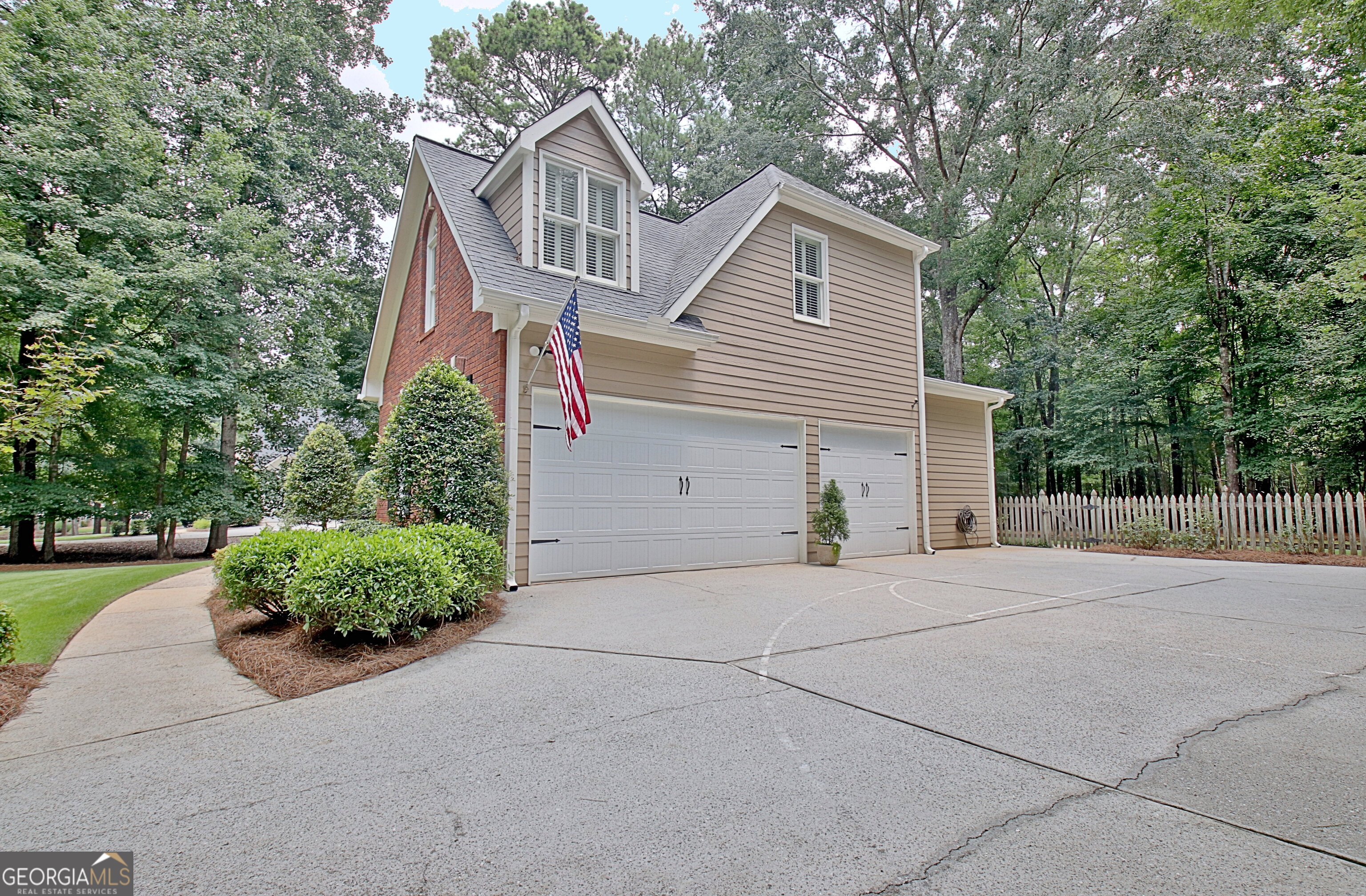 370 Stonehaven Drive