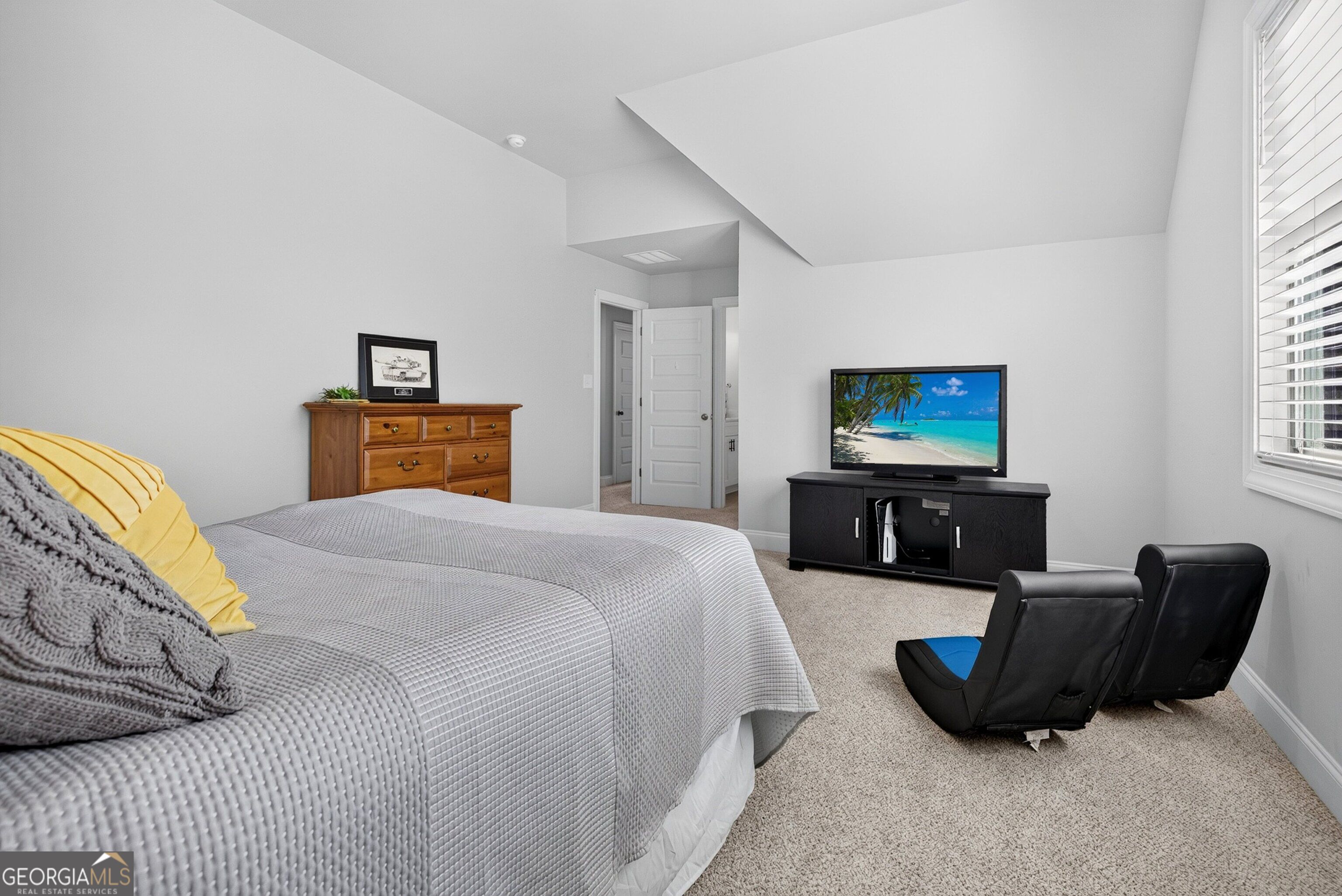 73 Starr Place