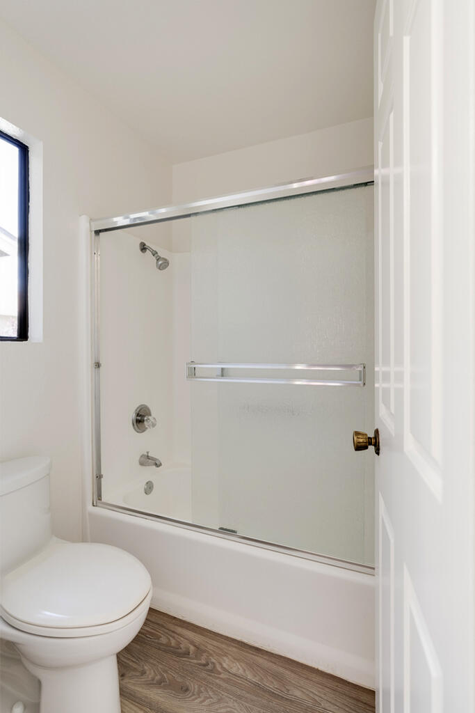 522 W Victoria Street, C