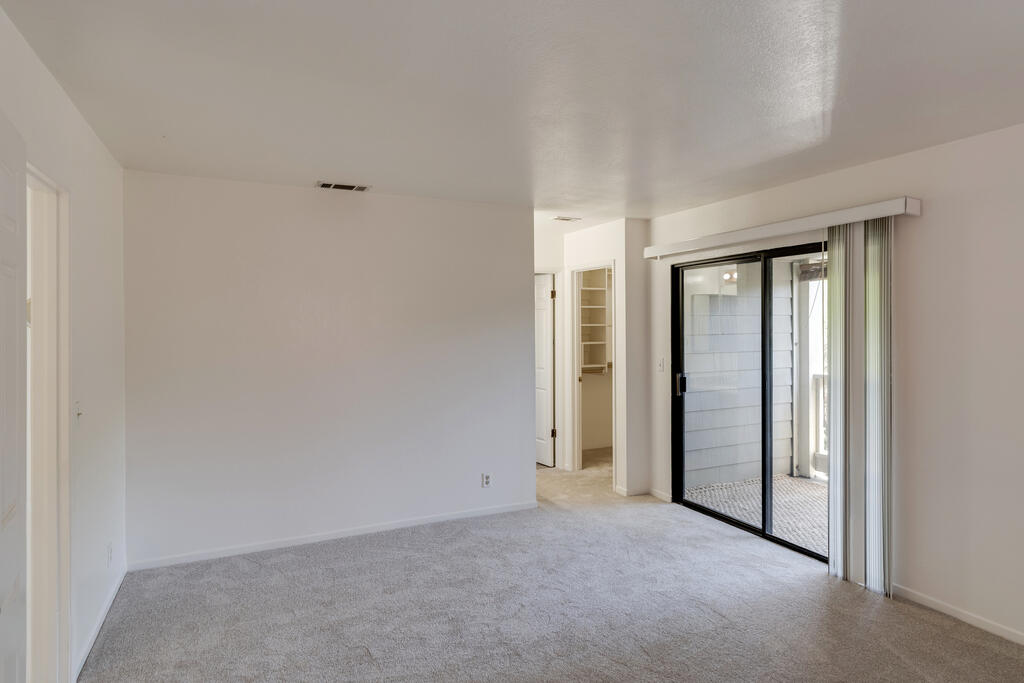 522 W Victoria Street, C