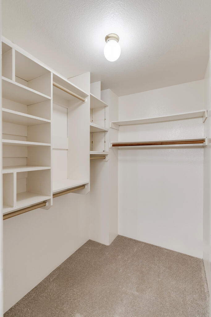 522 W Victoria Street, C