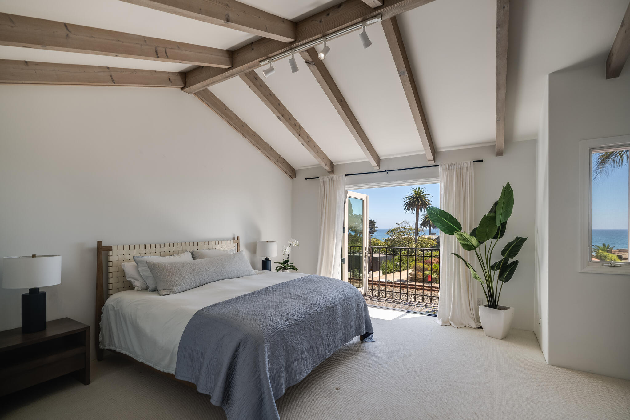 1647 Posilipo Lane B