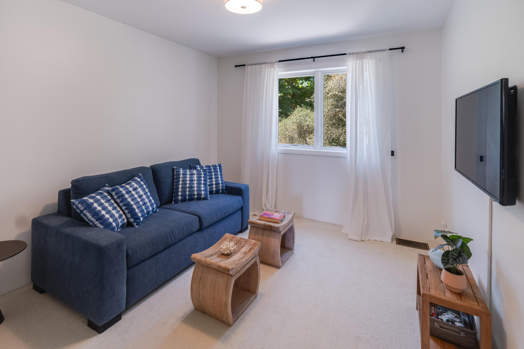 1647 Posilipo Lane B