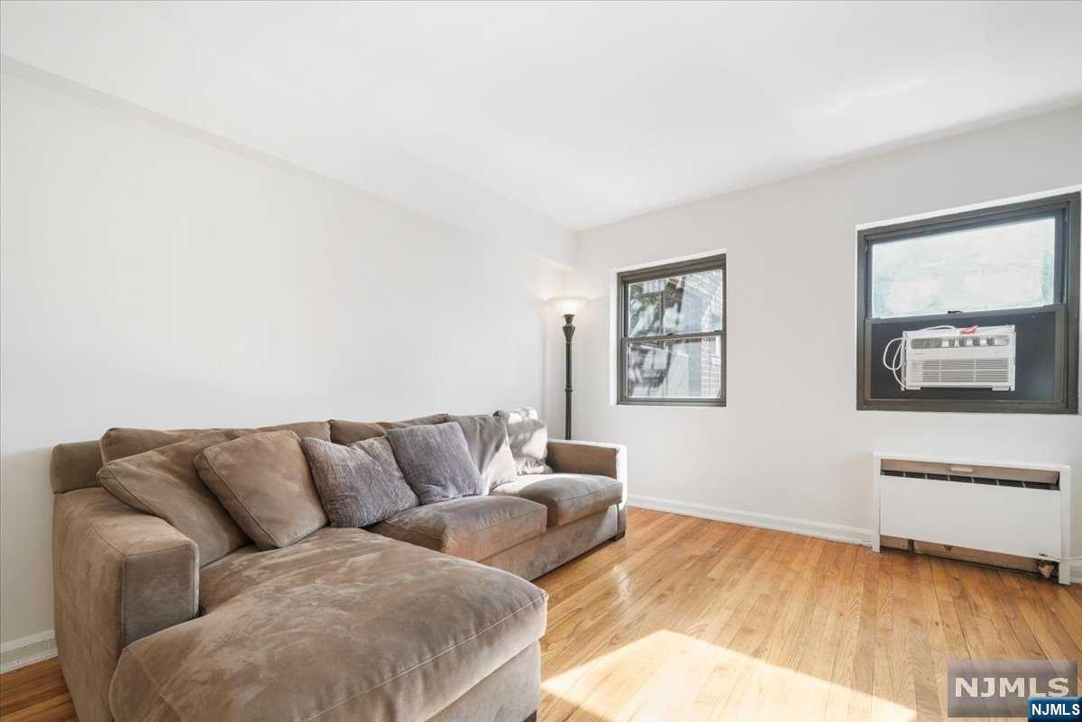 3091 Edwin Avenue 2E