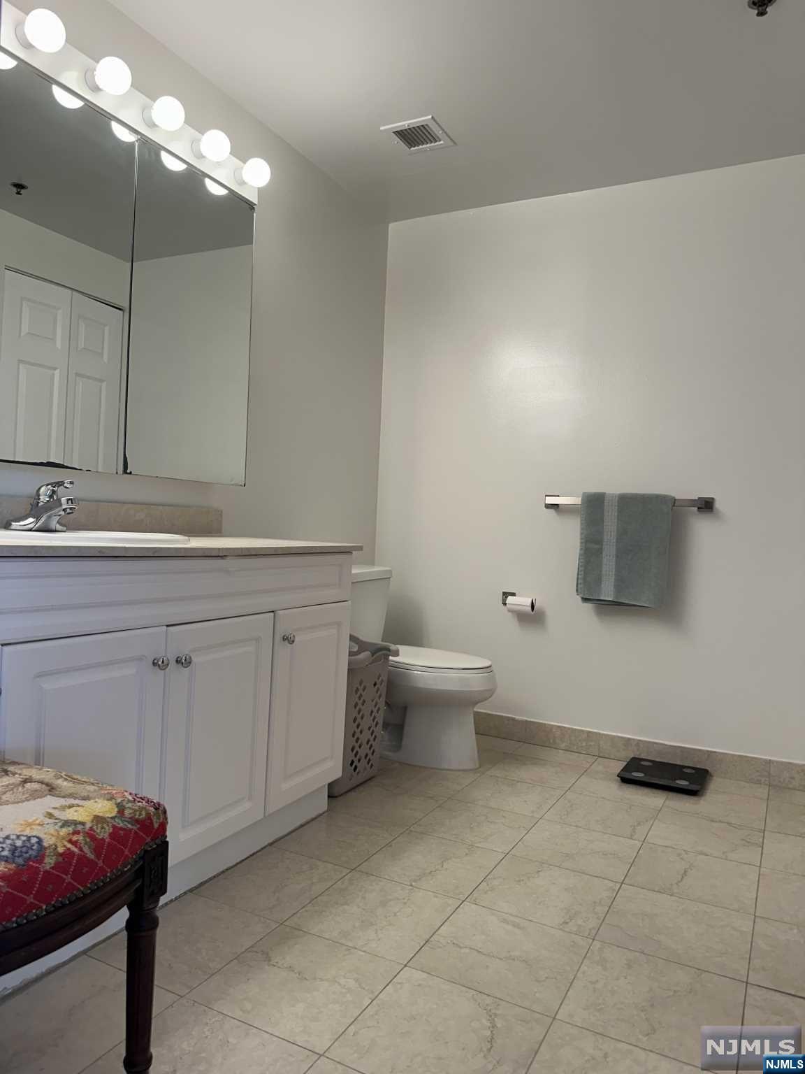 100 Old Palisade Road 3408