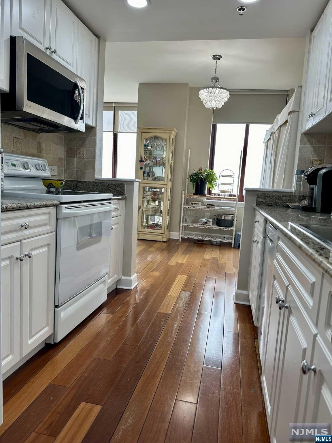 100 Old Palisade Road 3408