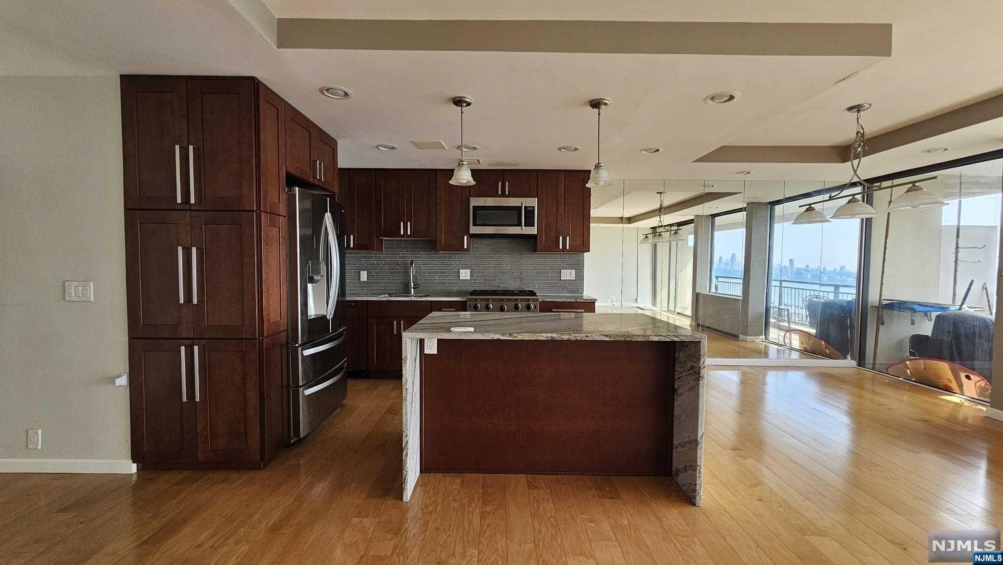 4 Horizon Road 817