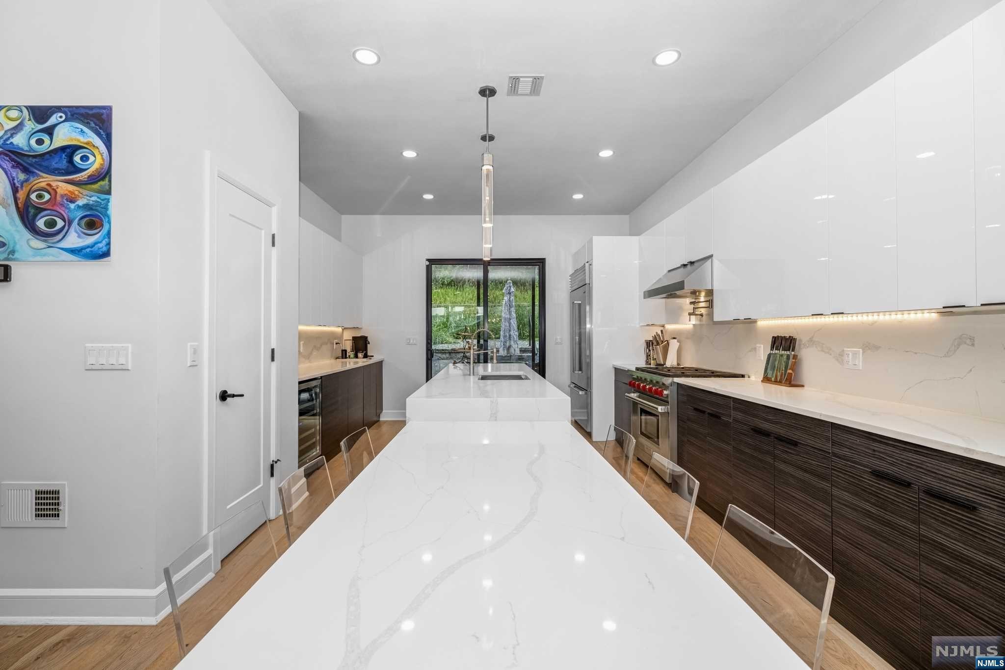 448 Undercliff Avenue