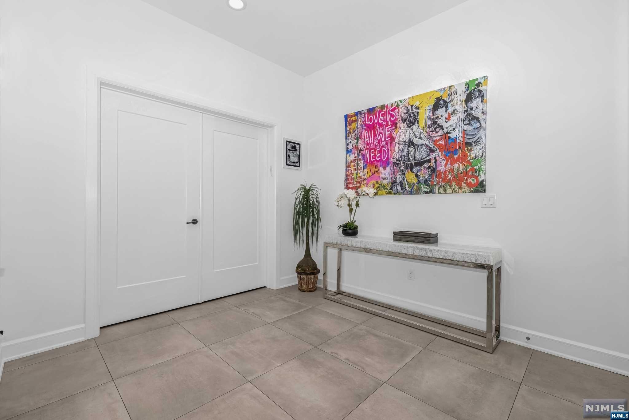 448 Undercliff Avenue