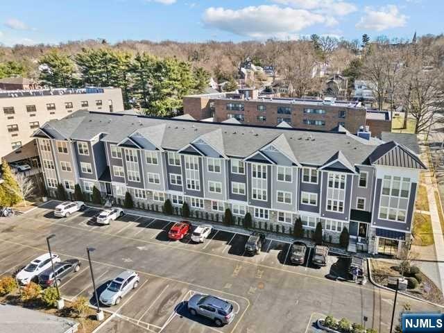 313 Woodland Place 106