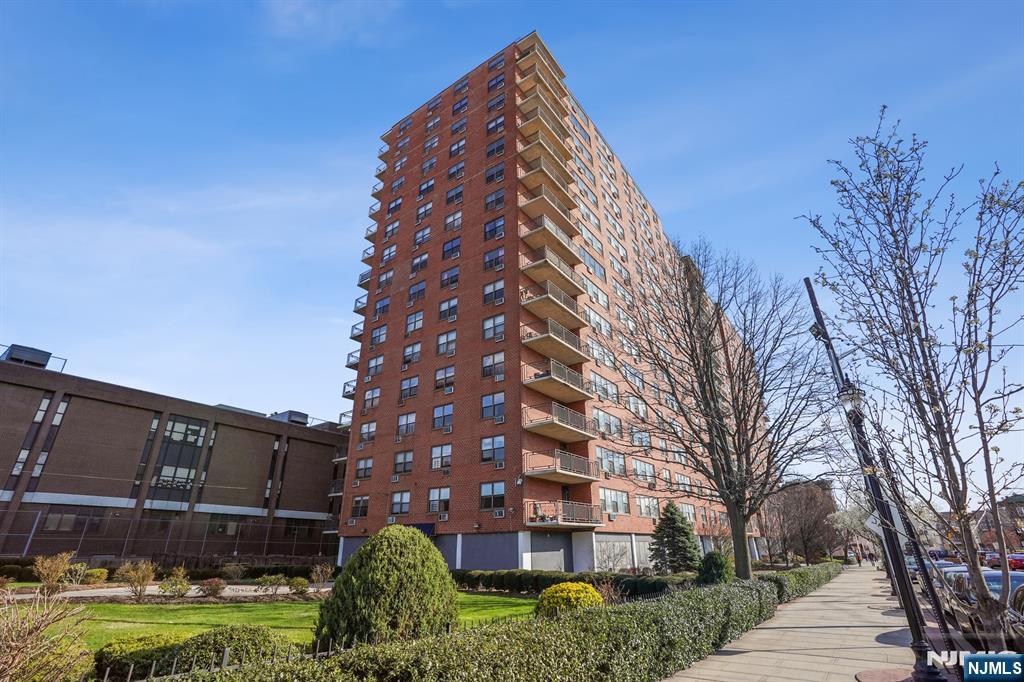 500 Central Avenue 1518