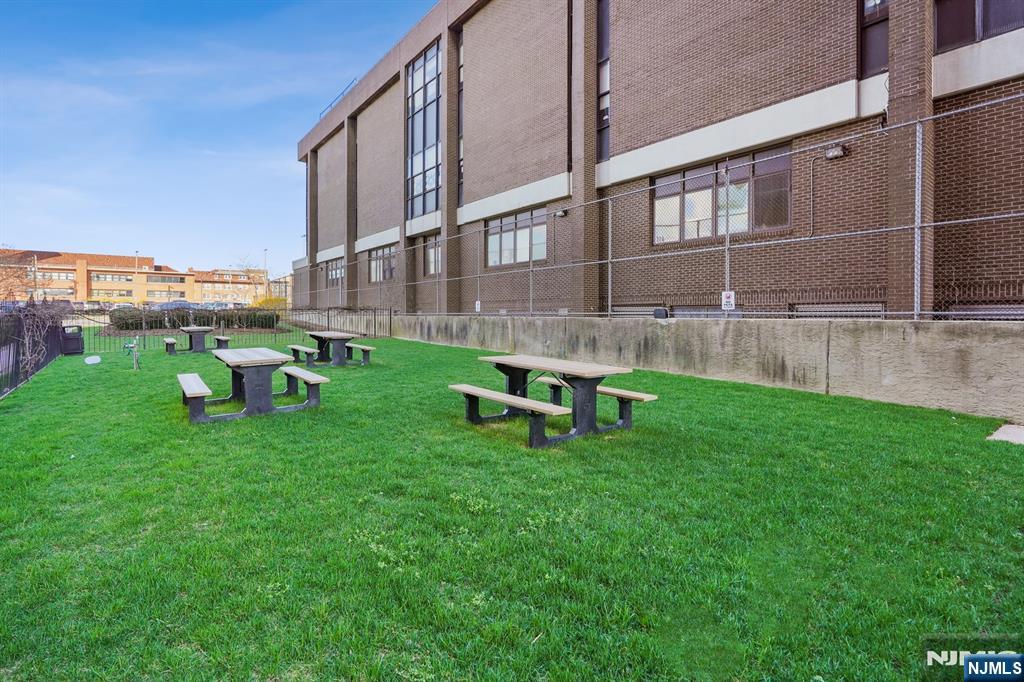500 Central Avenue 1518