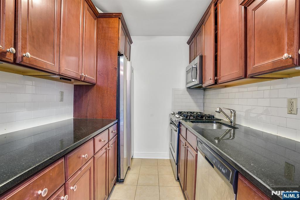 500 Central Avenue 1518