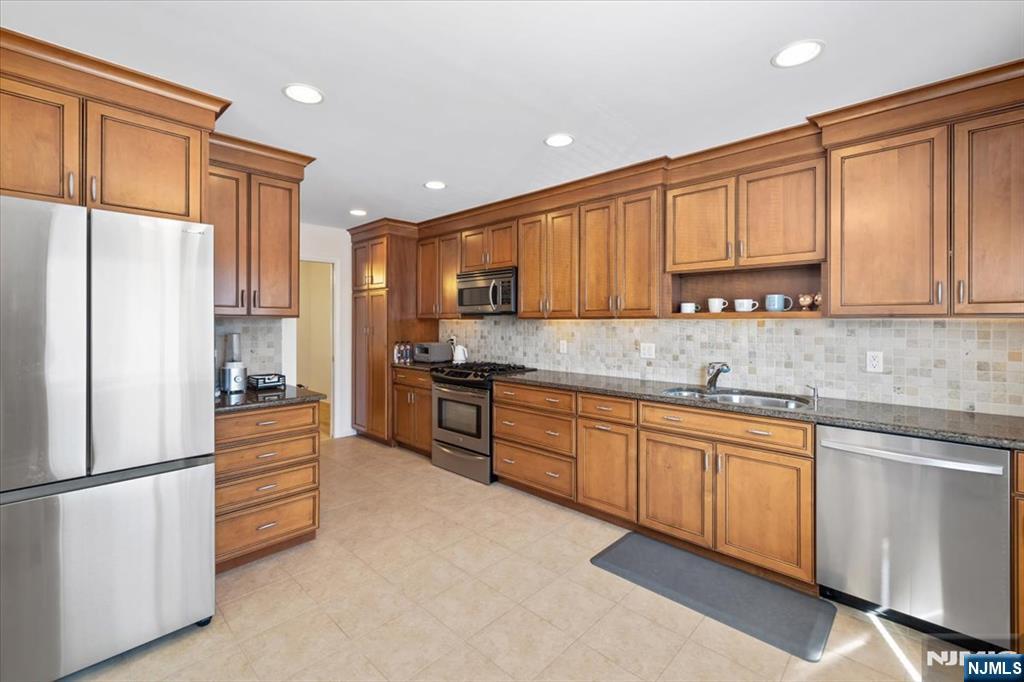 142 Windsor Circle