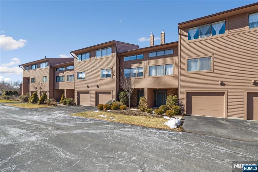 142 Windsor Circle