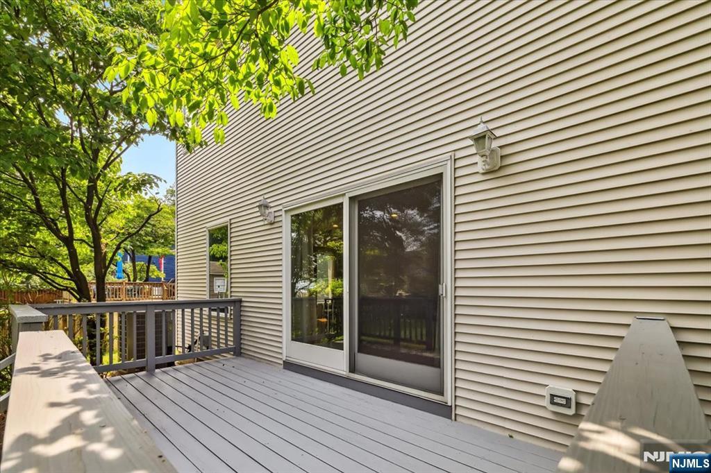 319 Marguerite Street