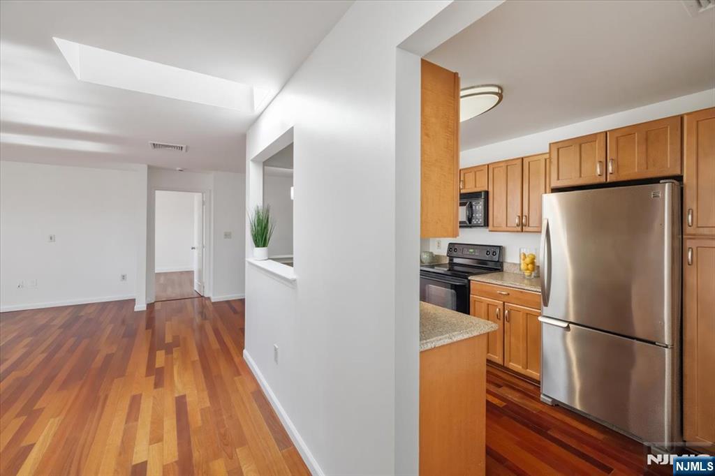 800 River Road 323