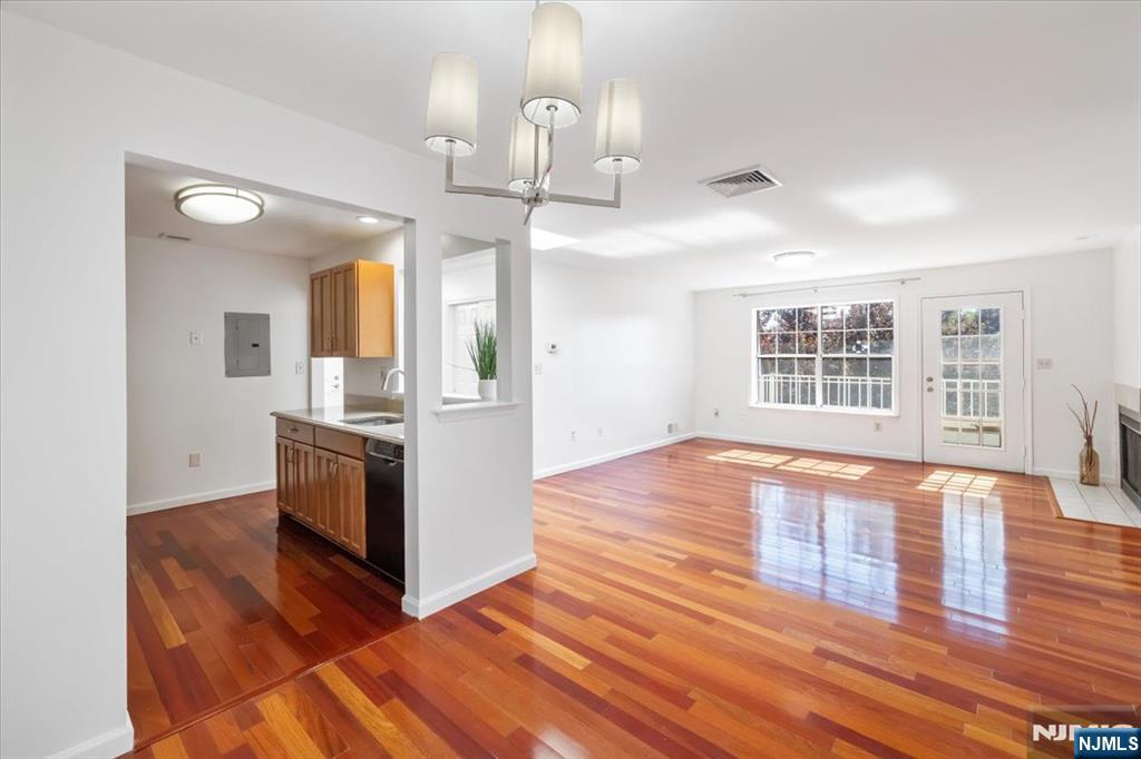 800 River Road 323