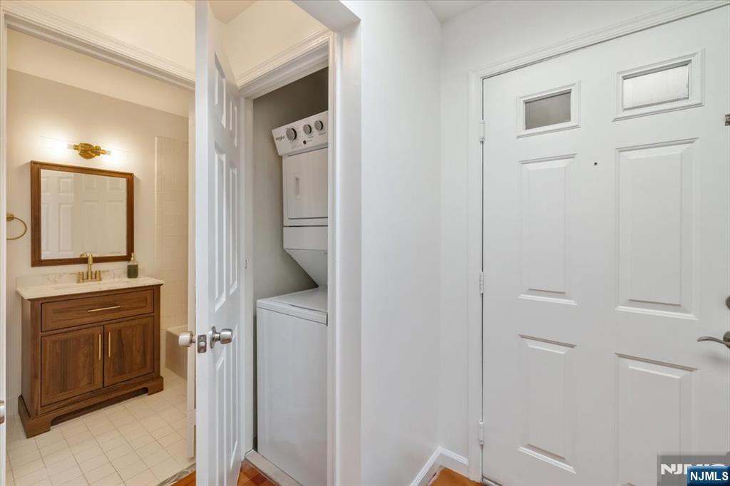800 River Road 323