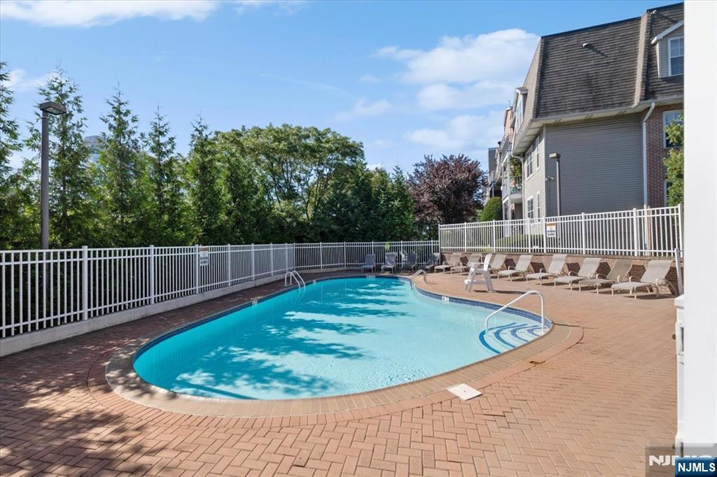 800 River Road 323