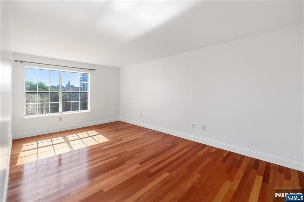800 River Road 323