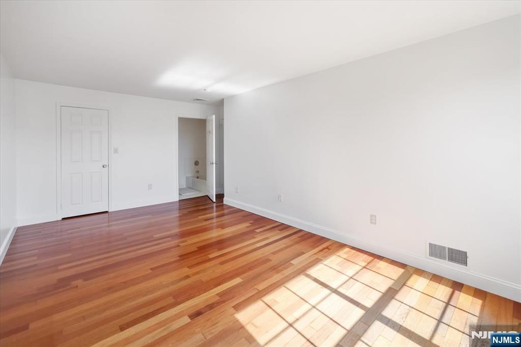 800 River Road 323