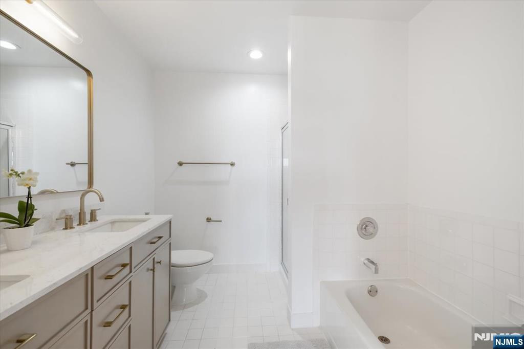 800 River Road 323