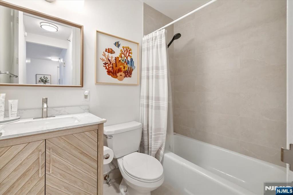 100 Carlyle Drive 3MN