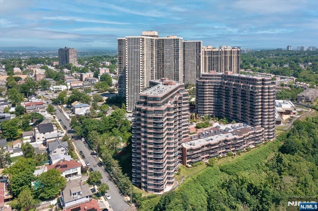 100 Carlyle Drive 3MN