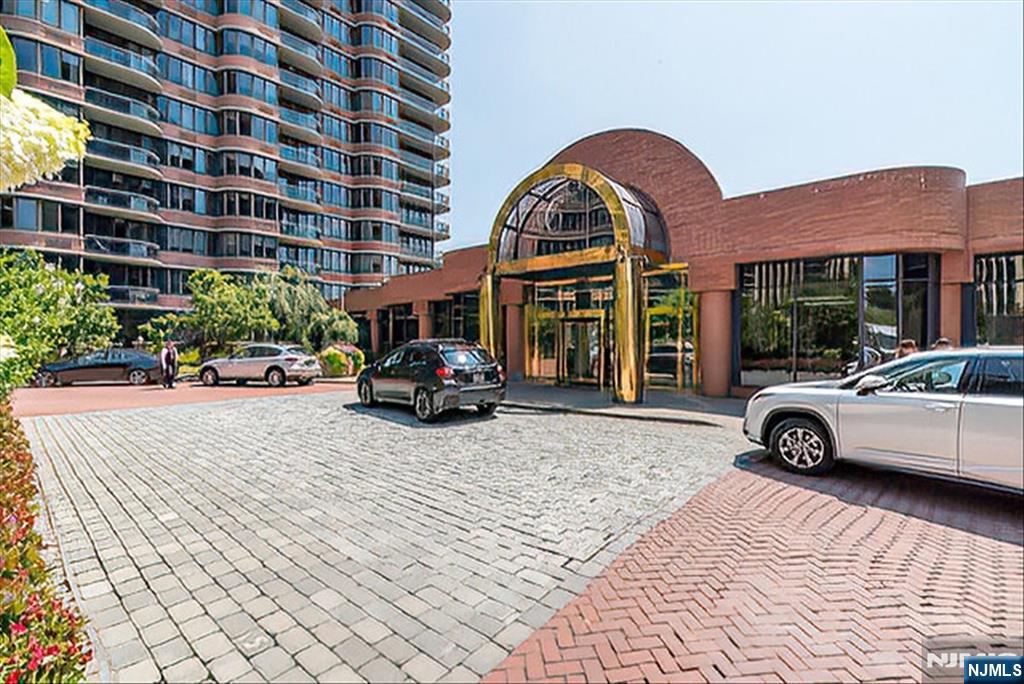 100 Carlyle Drive 3MN